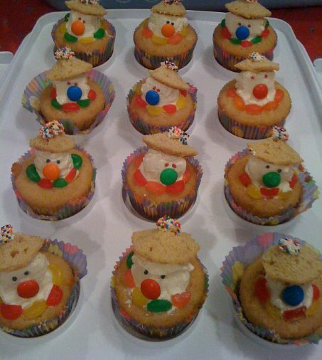 Servant cupcakes